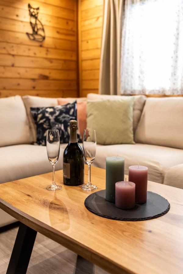 Private Summer House With Swimming Pool, Beach Bar And Pit For Football And Volleyball Hvezdonice Zewnętrze zdjęcie